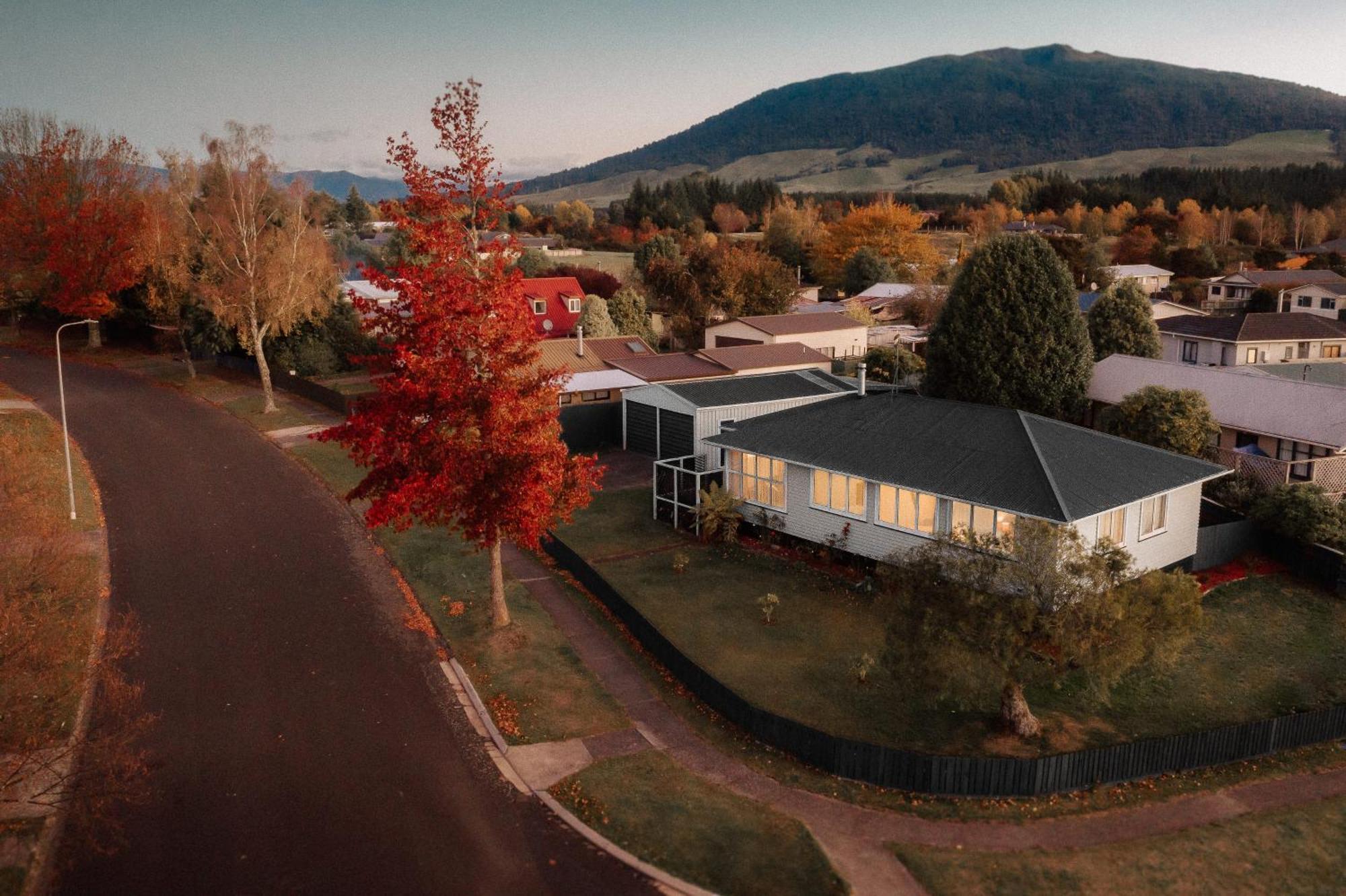Alpine House Tongariro - Turangi Holiday Home Luaran gambar